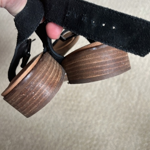 Tom’s women’s black suede sandals. Size 11. - Picture 4 of 4